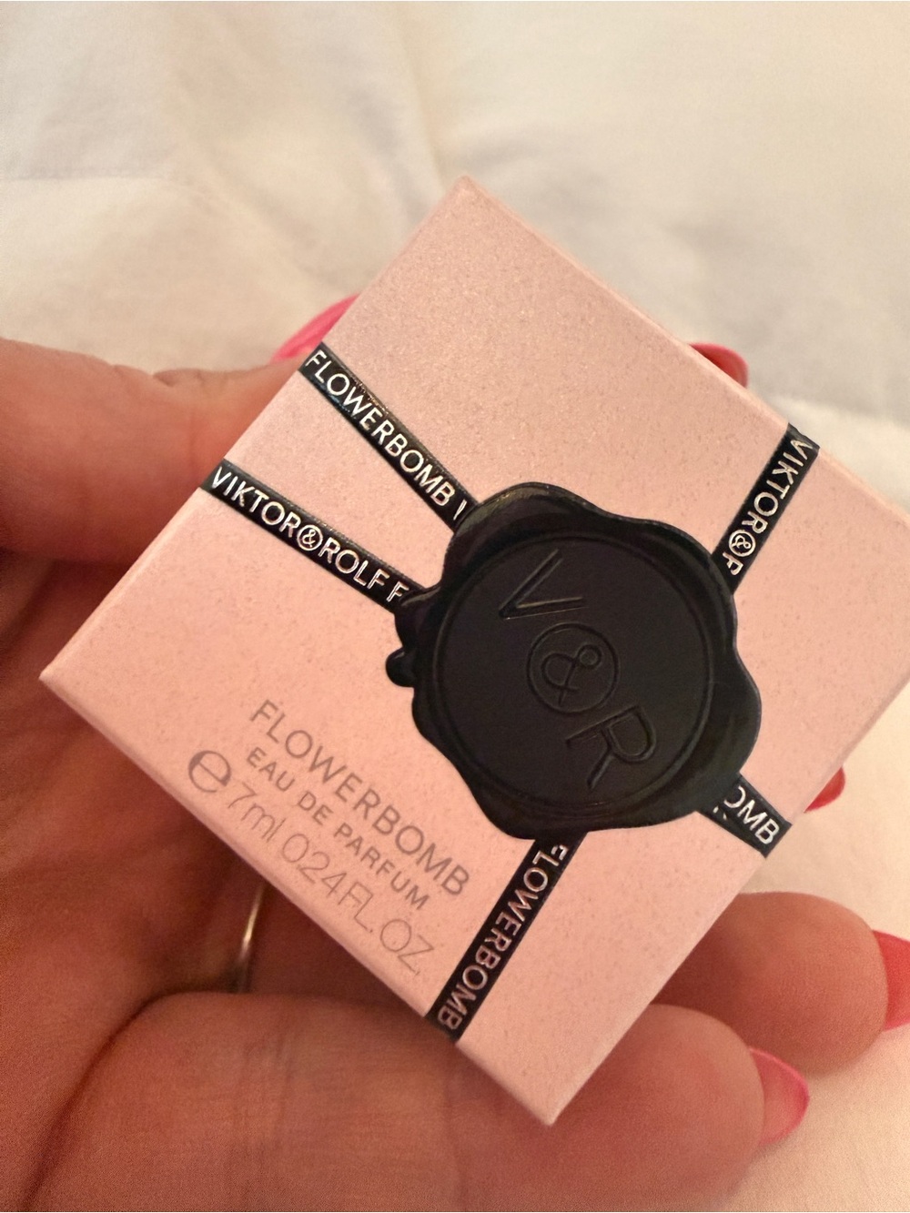 Viktor & Rolf Flowerbomb  - mini - Picture 4 of 4